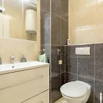With Private Parking And Sea View 아파트
