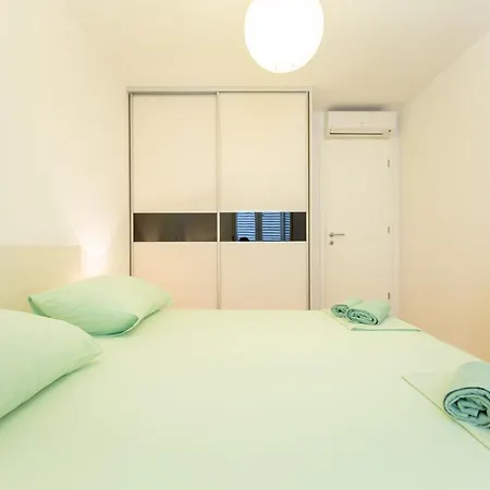 아파트 With Private Parking And Sea View