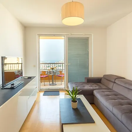 Διαμέρισμα With Private Parking And Sea View